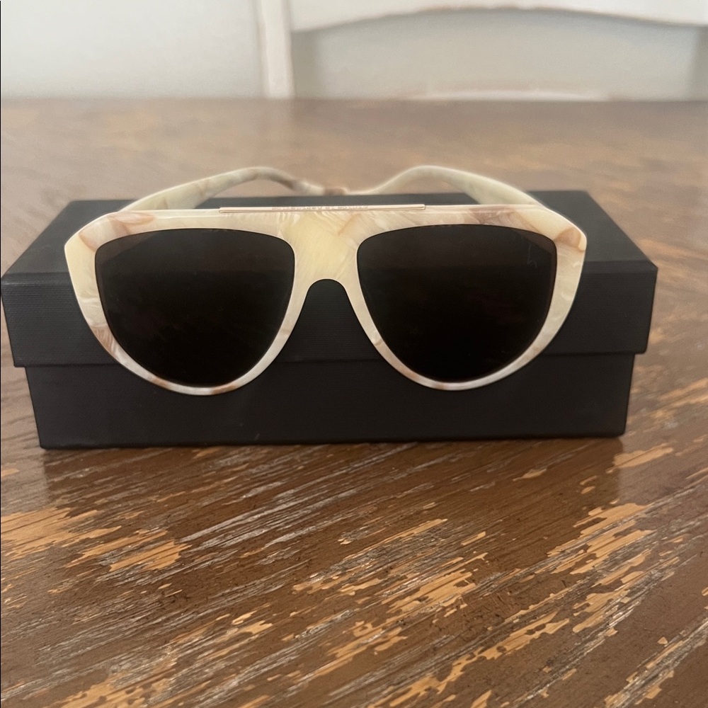 Stylish Cream Sunglasses